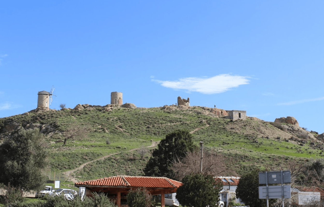 Eski Foça Değirmenleri